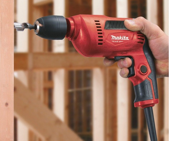 Безударная дрель Makita M6002