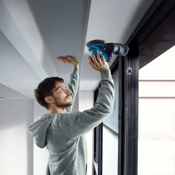 Акумуляторна ексцентрикова шліфмашина Bosch