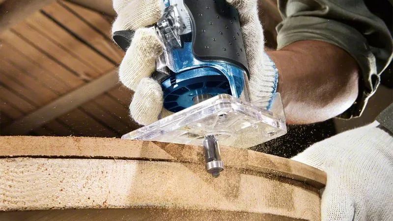 Ручной фрезер Bosch GKF 550 Professional