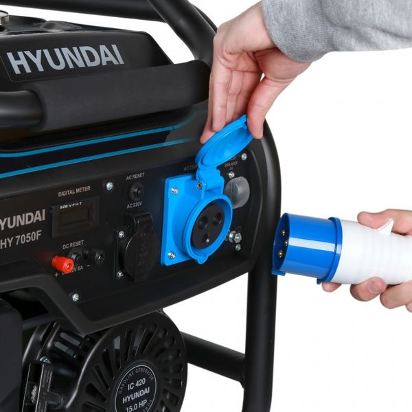 Бензиновий генератор Hyundai HHY 7050F (5.5 кВт) } фото