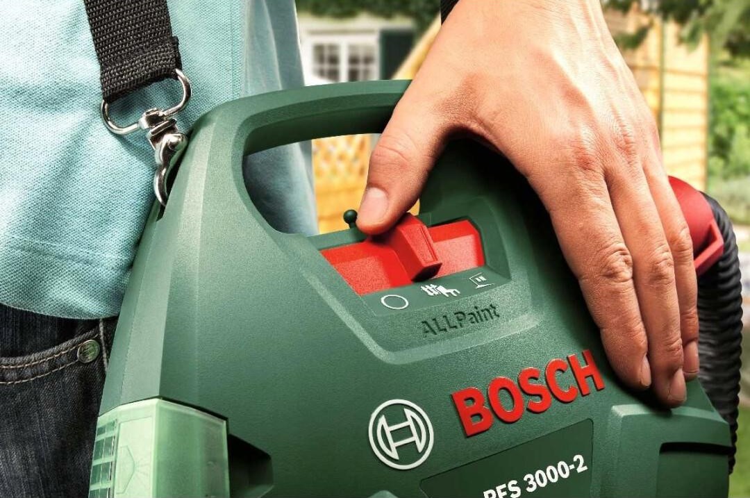 Фарборозпилювач Bosch з наплечним ременем