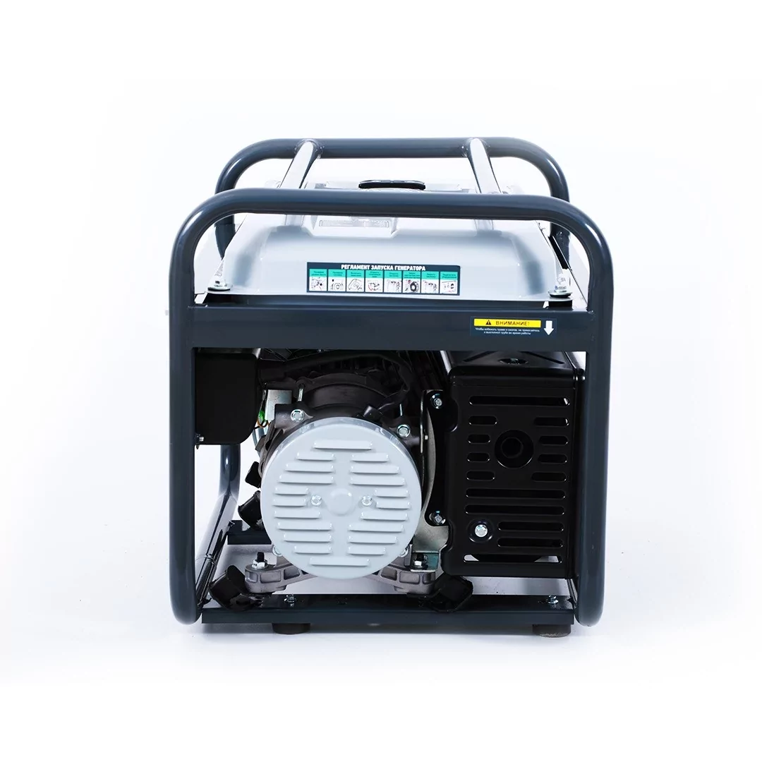 Бензиновый генератор Forza FPG4500E сбоку