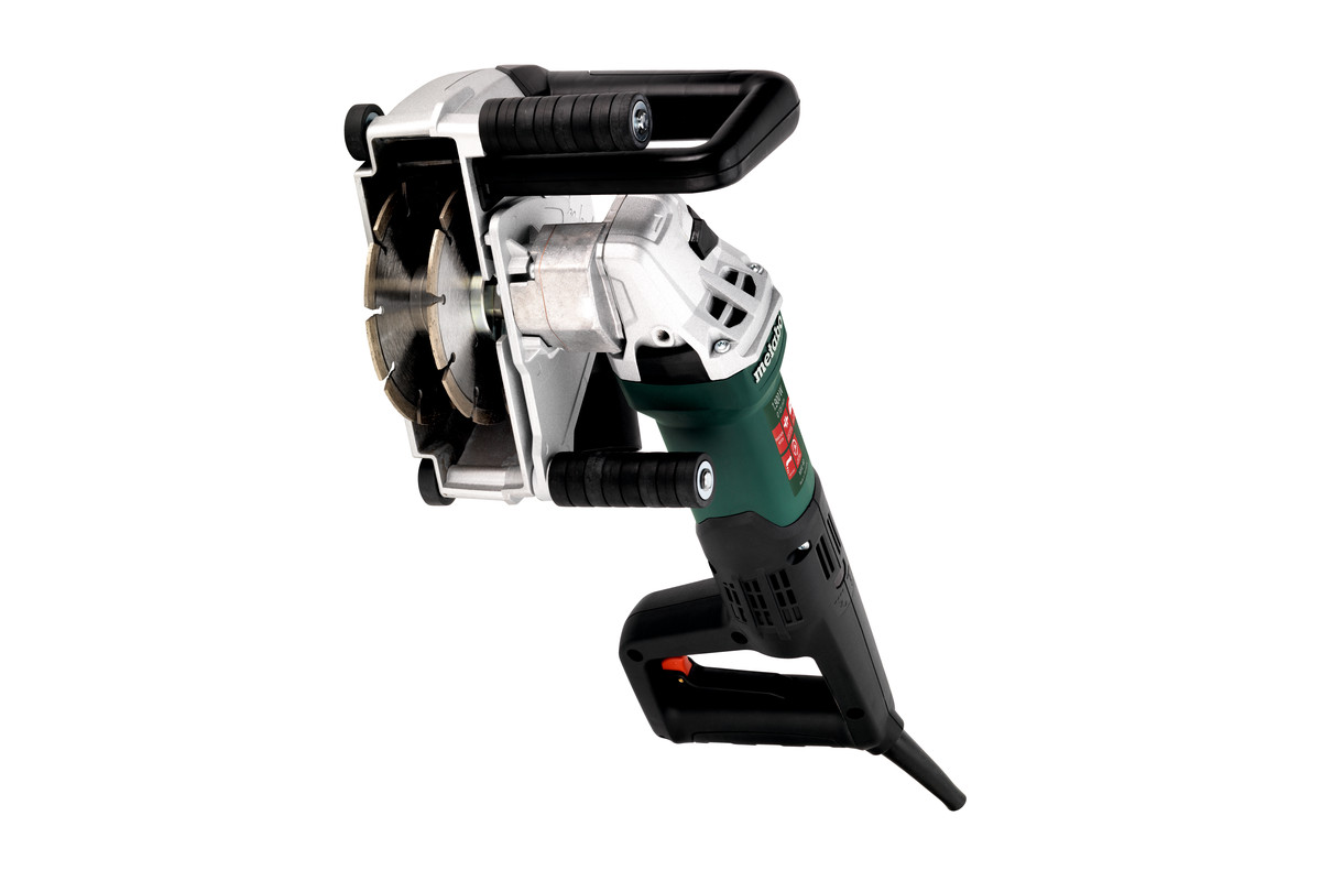Штроборез Metabo MFE 40 в работе
