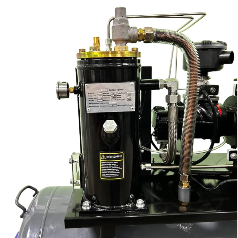 Гвинтовий повітряний компресор GTM DLG7.5V вид спереди
