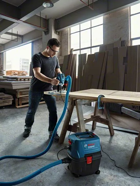 Боковой вид пылесоса Bosch GAS 15 PS