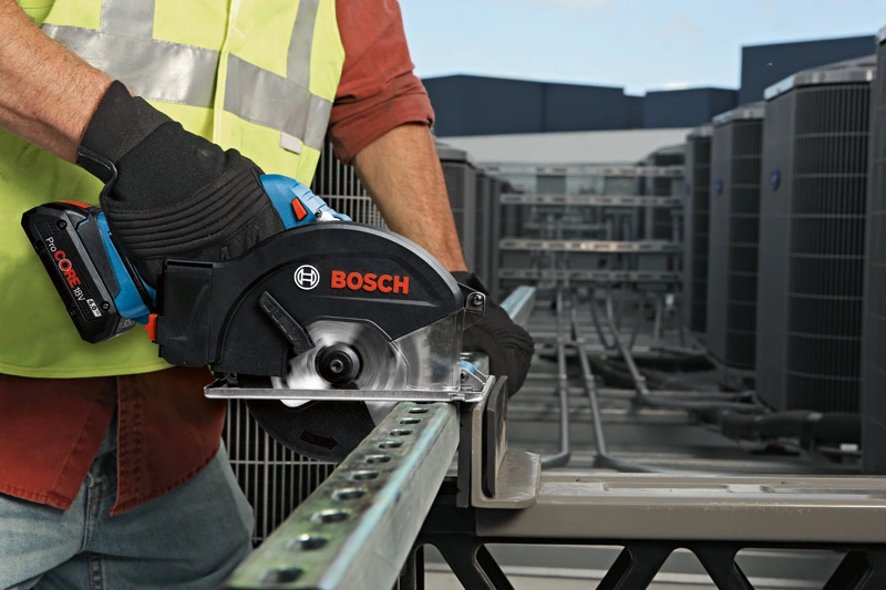Акумуляторна дискова пила Bosch GKM 18V-50 (06016B8002) } фото