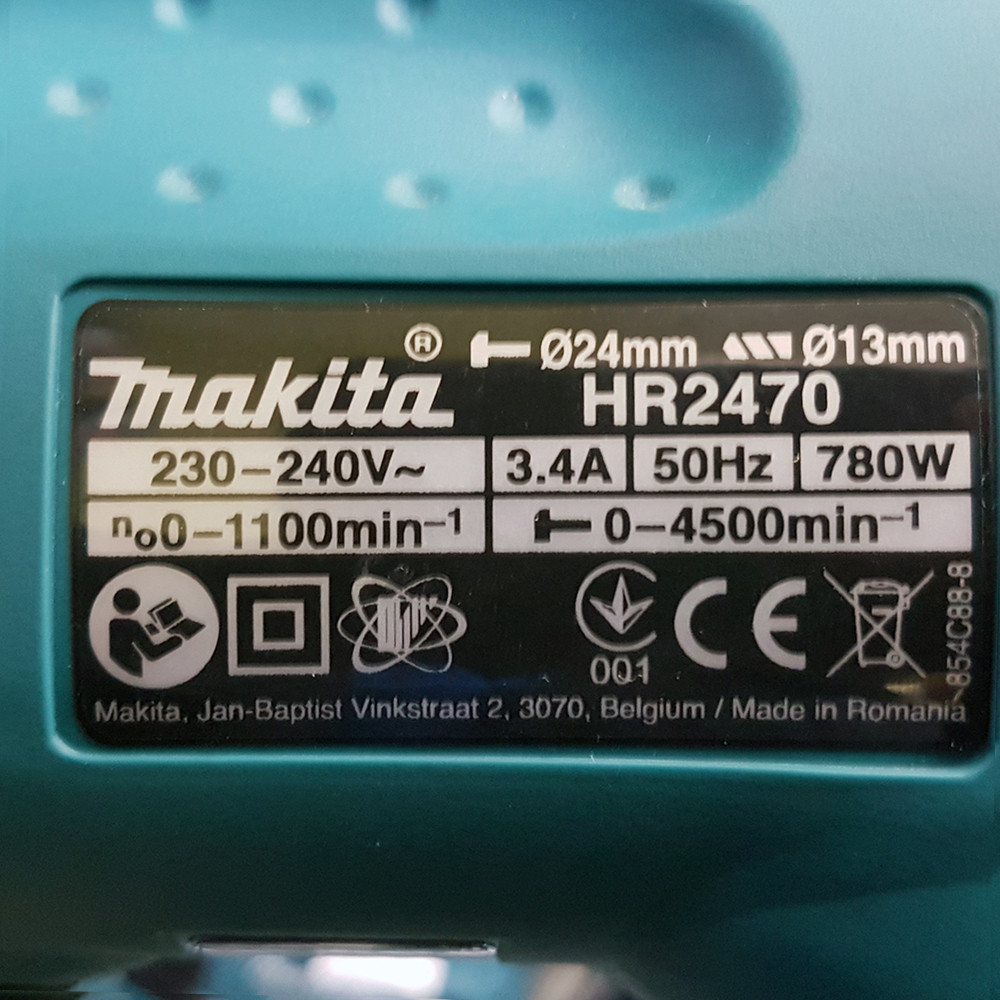 Перфоратор Makita HR2470 в роботі
