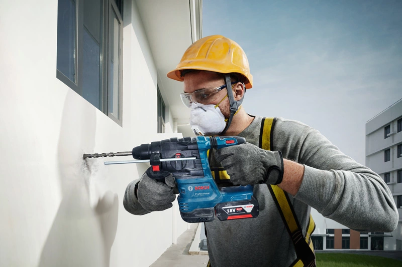 Перфоратор Bosch с дополнительной рукояткой